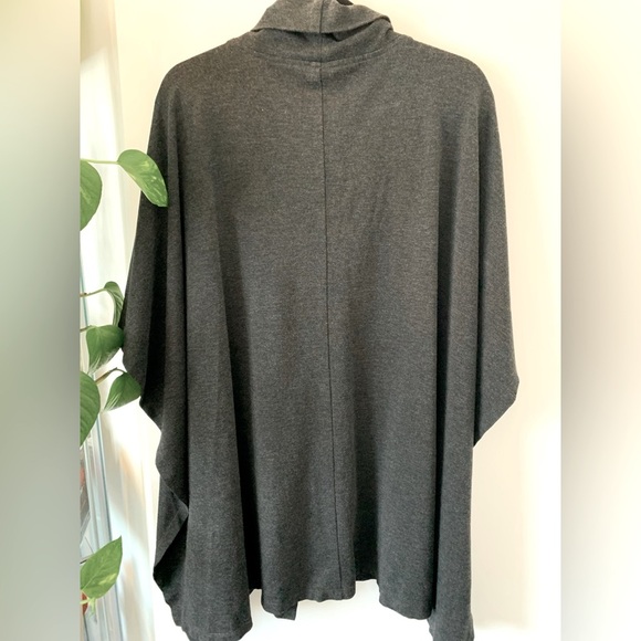 J PONCHO Wrap - Picture 6 of 8